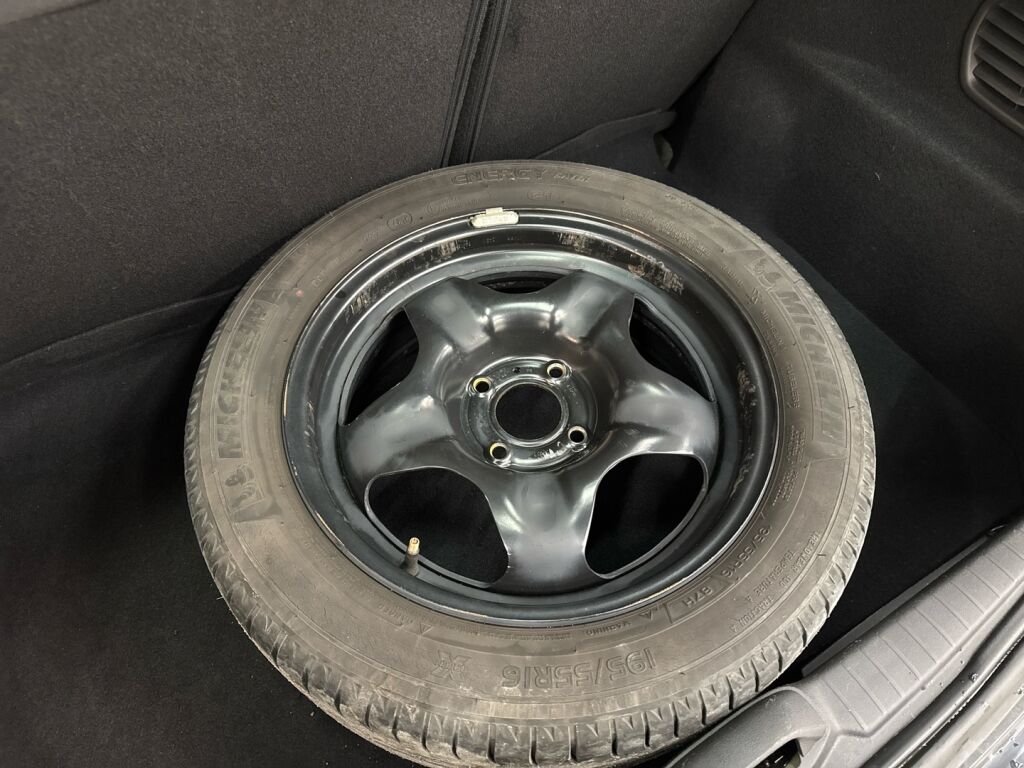 Peugeot 208 2019 Harmaa