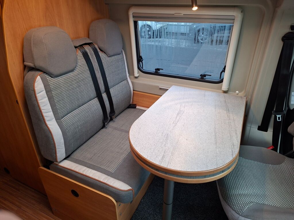 Pössl 2 WIN Plus VAN 600 2019 Hopea