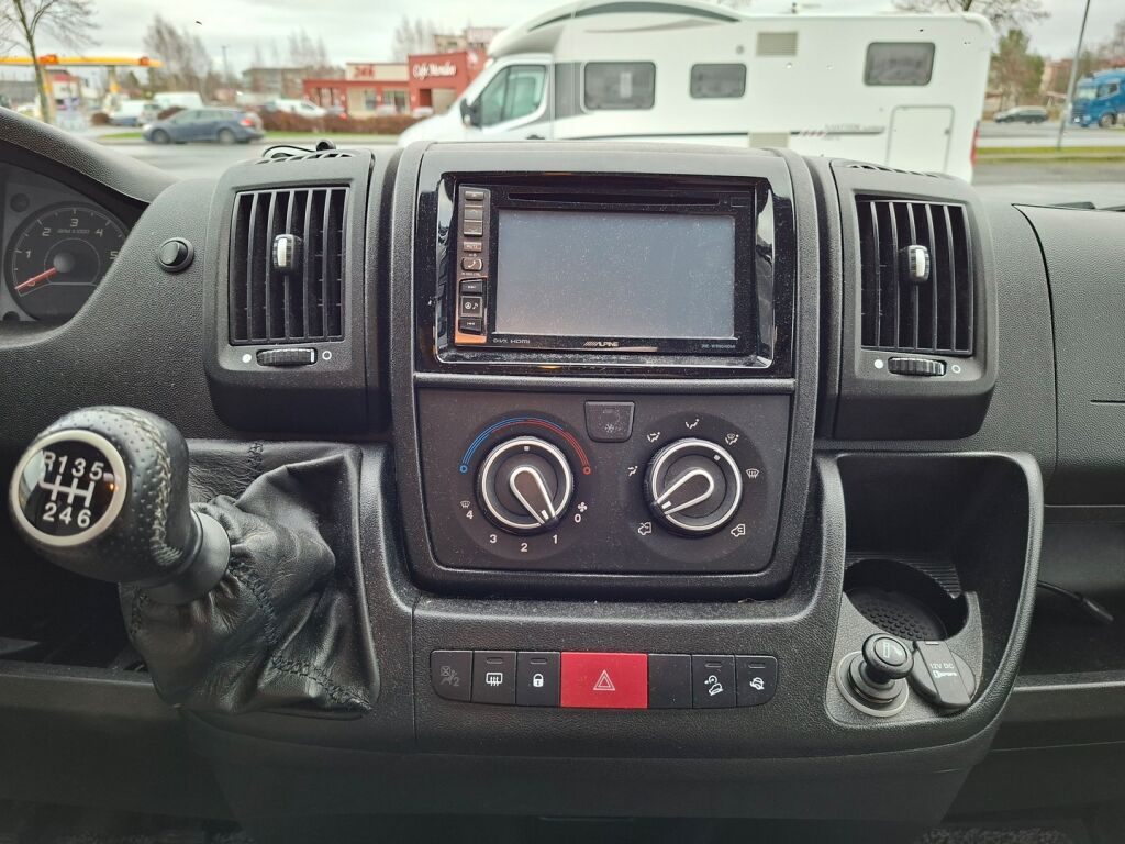 Pössl 2 WIN Plus VAN 600 2019 Hopea