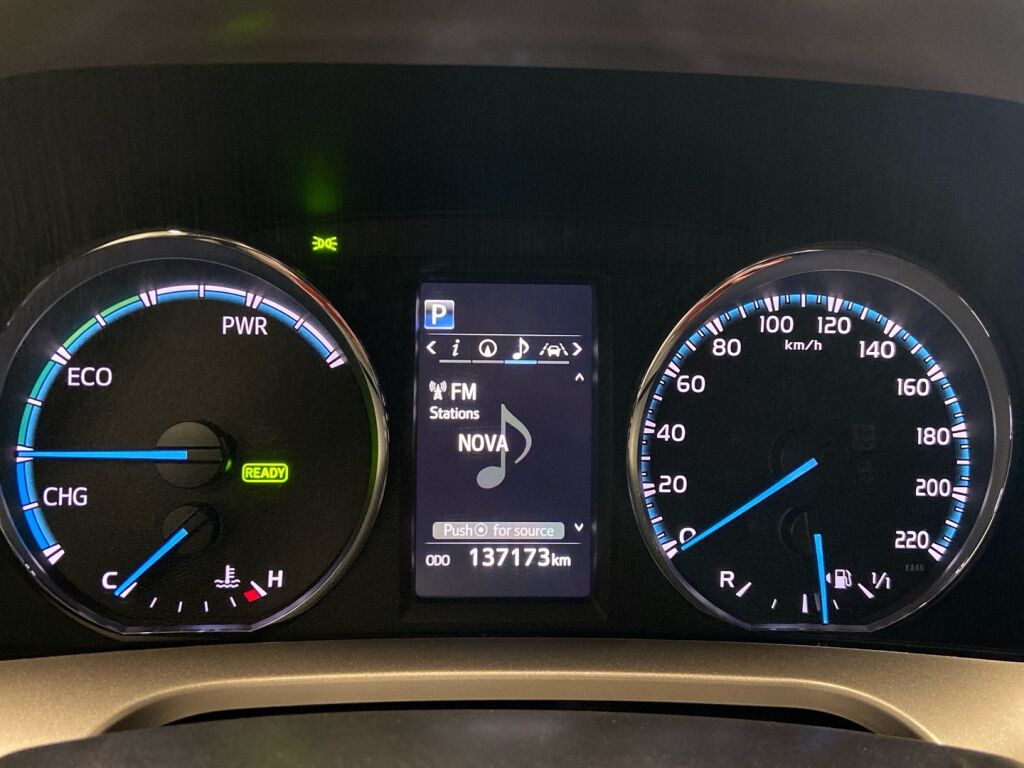 Toyota RAV4 2019 Ruskea (beige)
