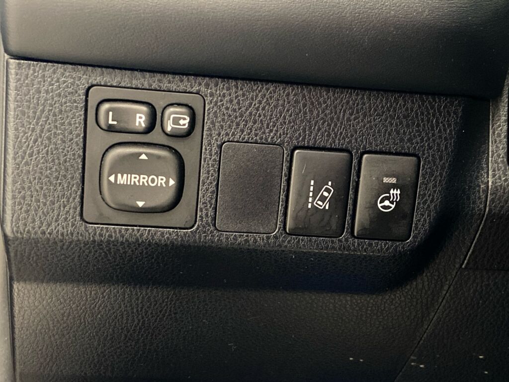 Toyota RAV4 2019 Ruskea (beige)