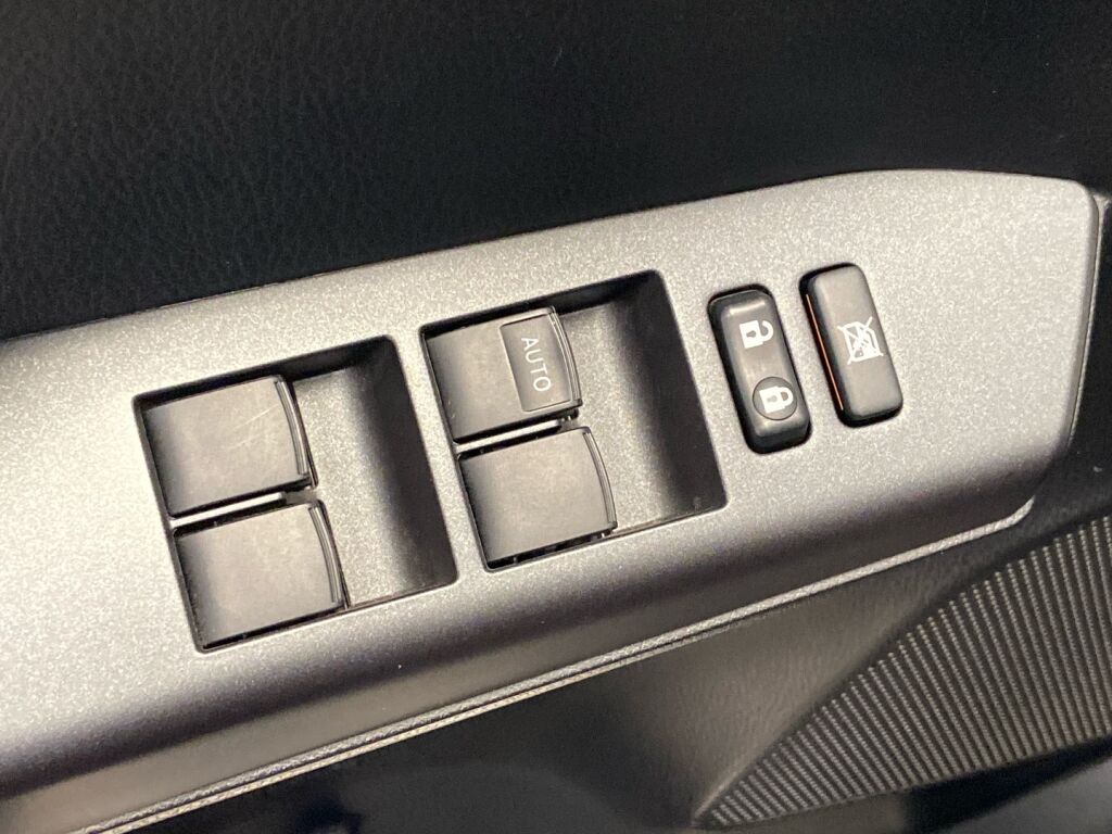 Toyota RAV4 2019 Ruskea (beige)