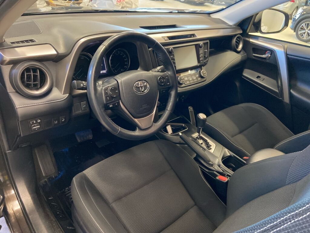 Toyota RAV4 2019 Ruskea (beige)