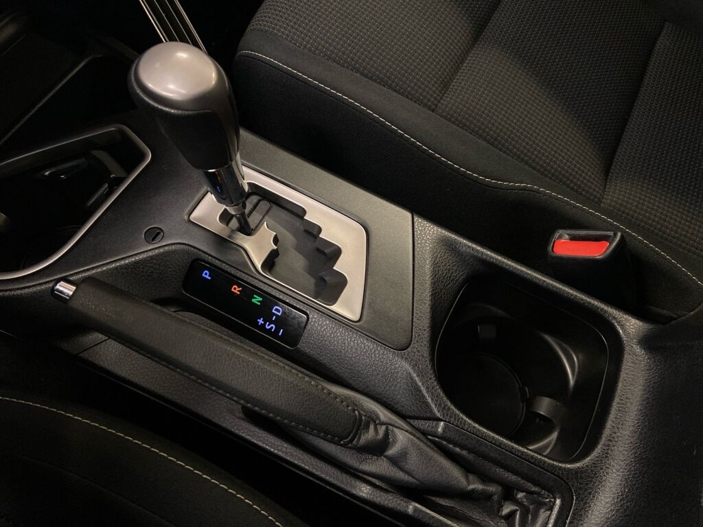 Toyota RAV4 2019 Ruskea (beige)