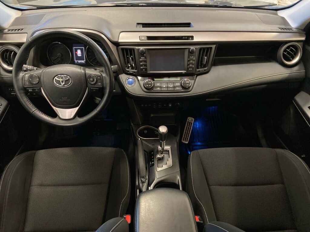 Toyota RAV4 2019 Ruskea (beige)
