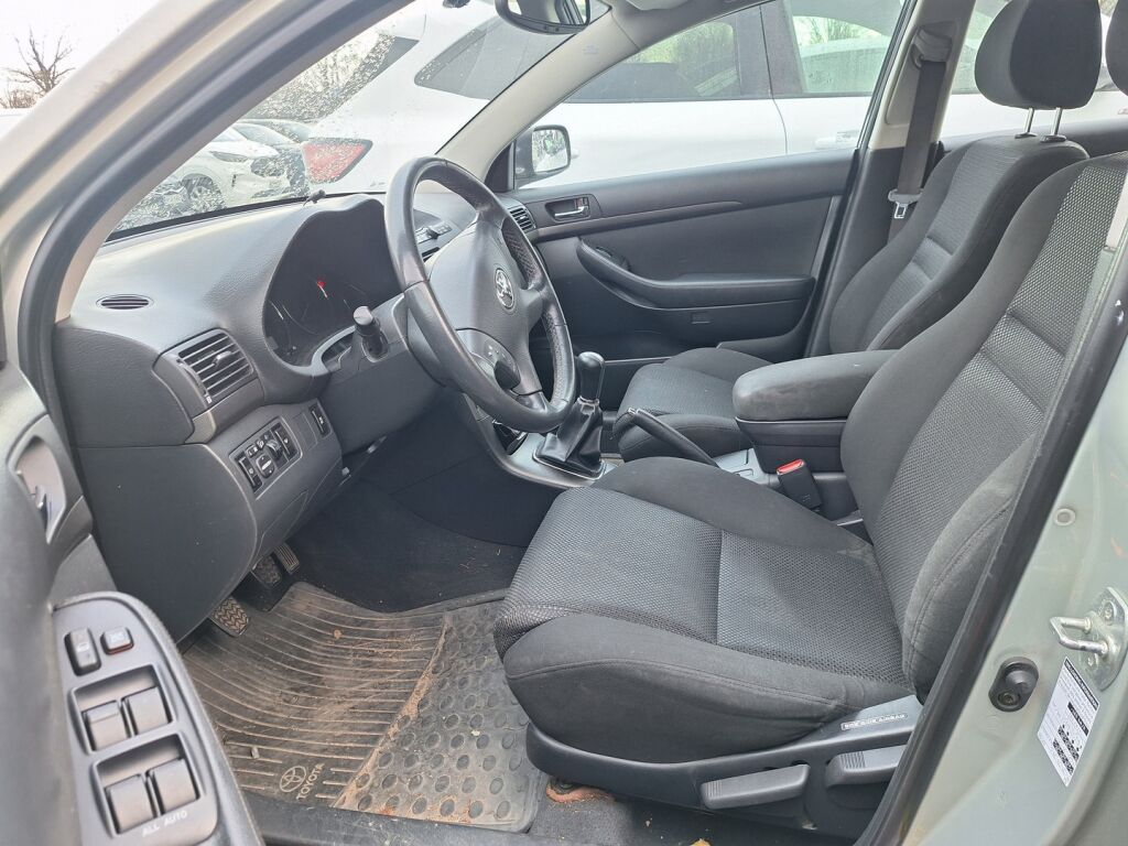 Toyota Avensis 2006 Vihreä