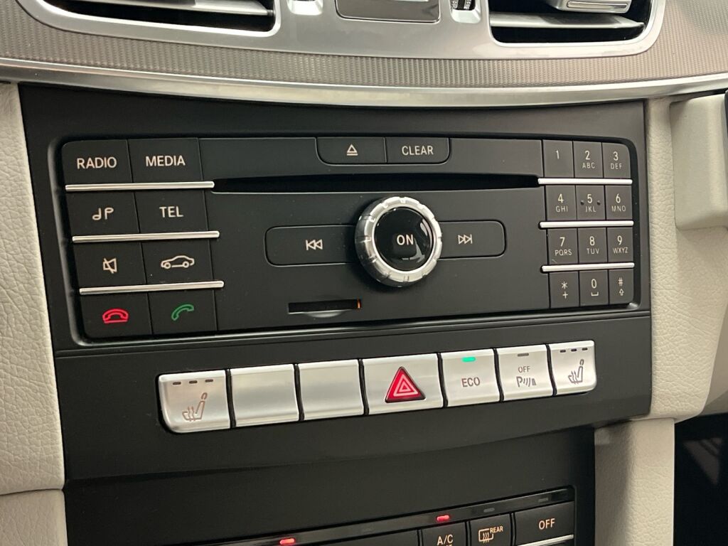 Mercedes-Benz E 2015 Sininen