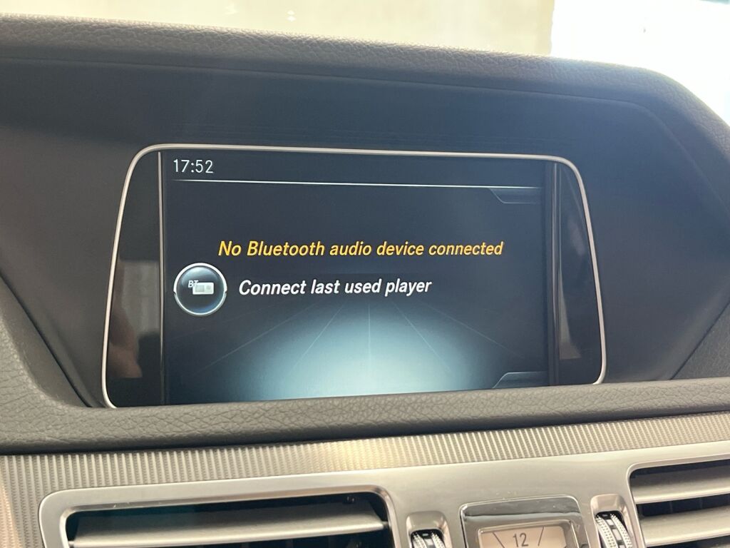 Mercedes-Benz E 2015 Sininen