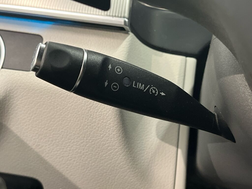 Mercedes-Benz E 2015 Sininen