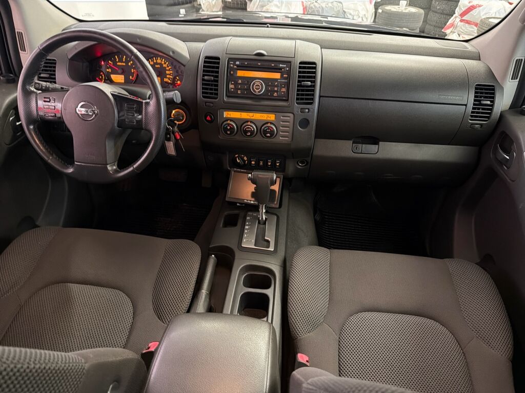 Nissan Navara 2008 Musta