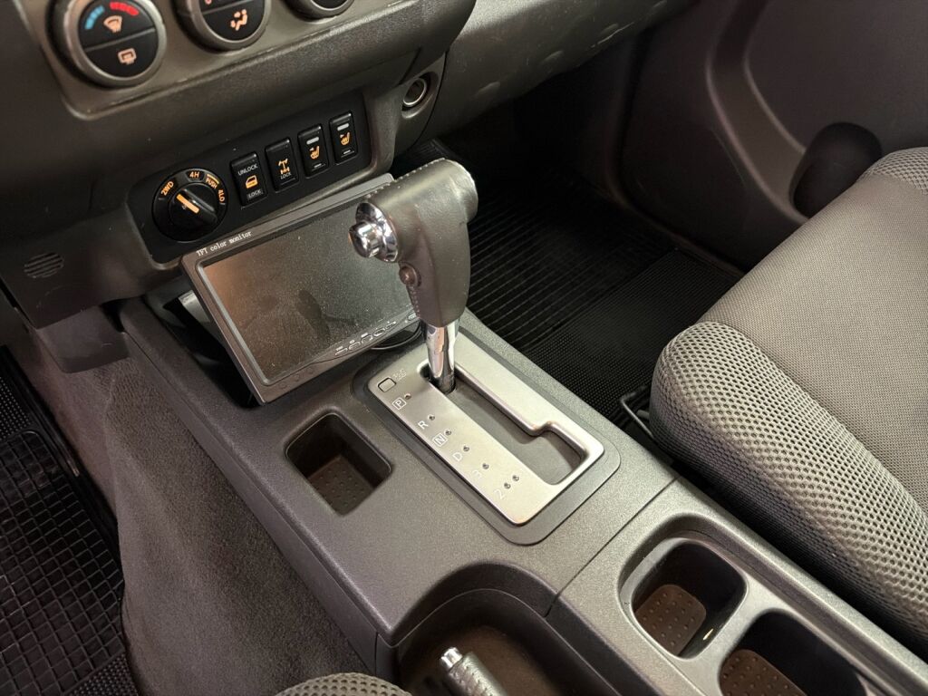 Nissan Navara 2008 Musta