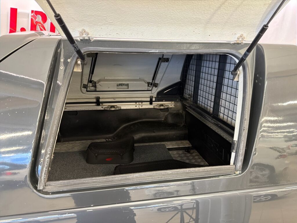 Nissan Navara 2008 Musta