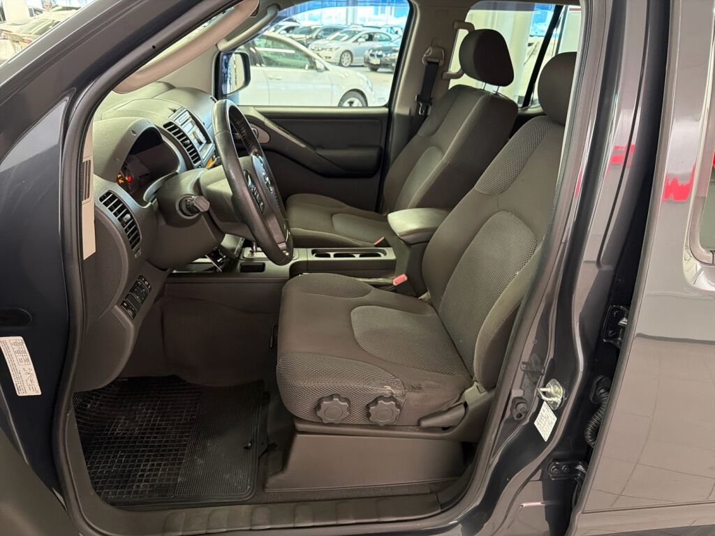 Nissan Navara 2008 Musta