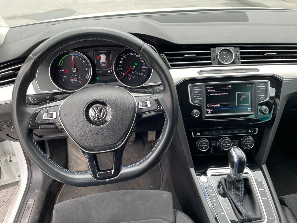 Volkswagen Passat 2017 Valkoinen