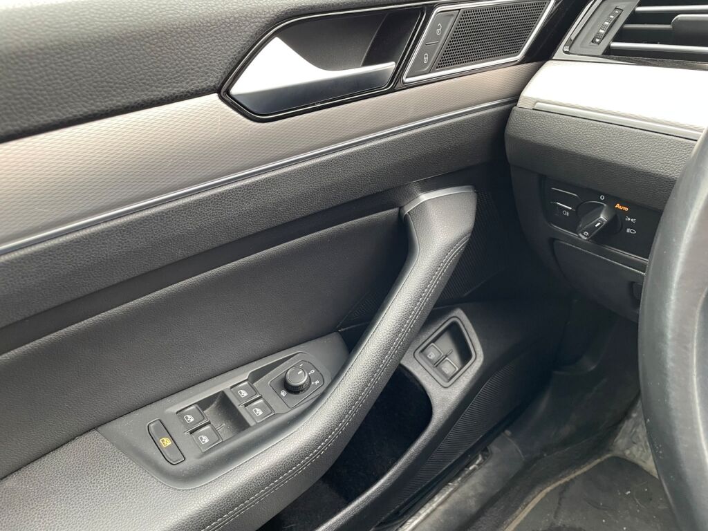 Volkswagen Passat 2017 Valkoinen