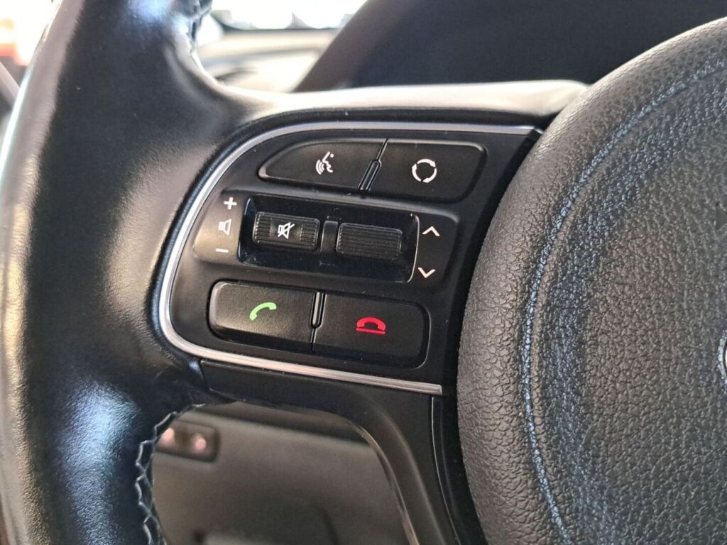 Kia Niro plug-in 2019 Valkoinen