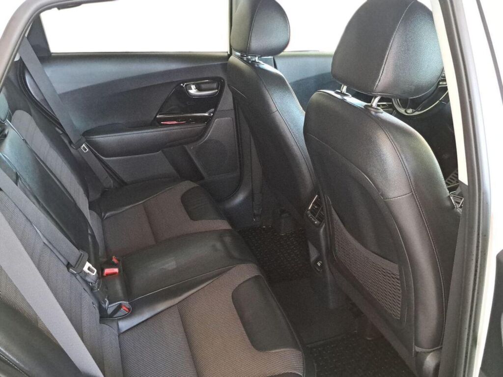 Kia Niro plug-in 2019 Valkoinen