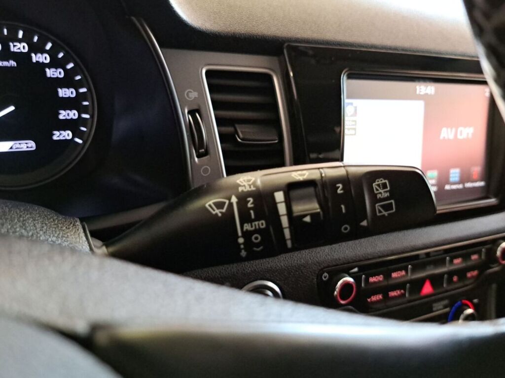 Kia Niro plug-in 2019 Valkoinen