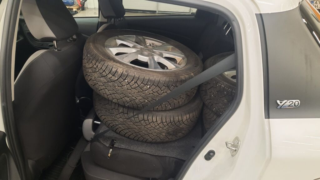 Toyota Yaris 2019 Valkoinen