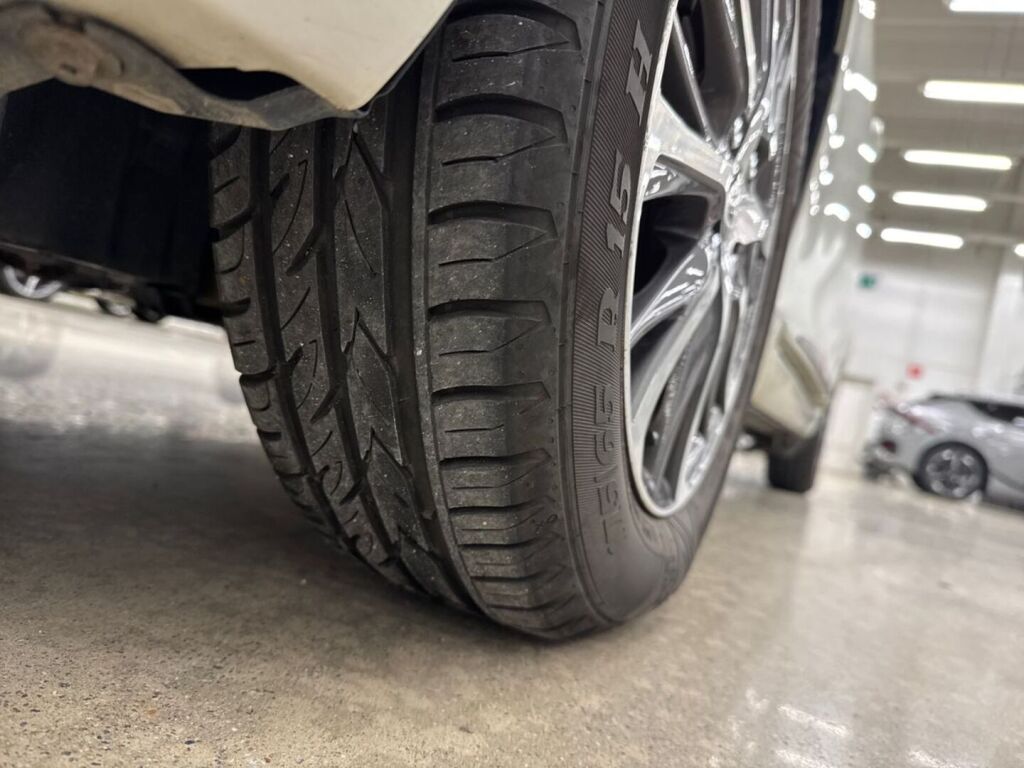 Toyota Yaris 2019 Valkoinen