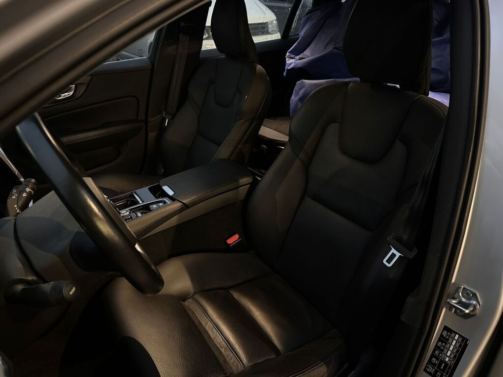 Volvo V60 2019 Harmaa