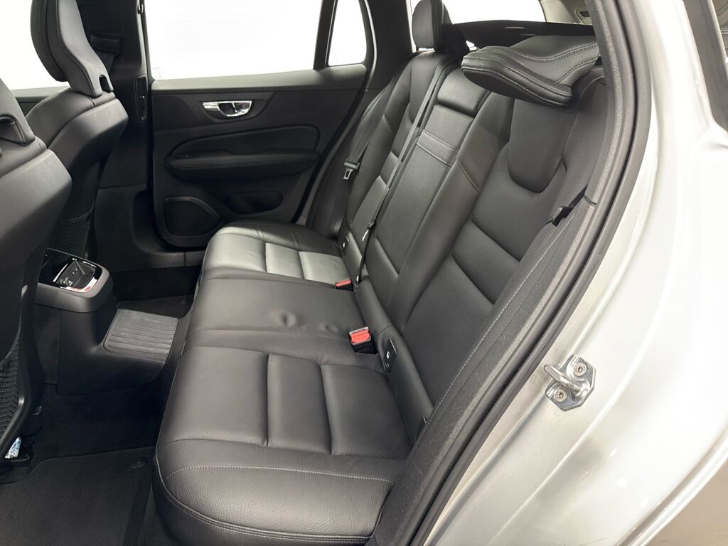 Volvo V60 2019 Harmaa