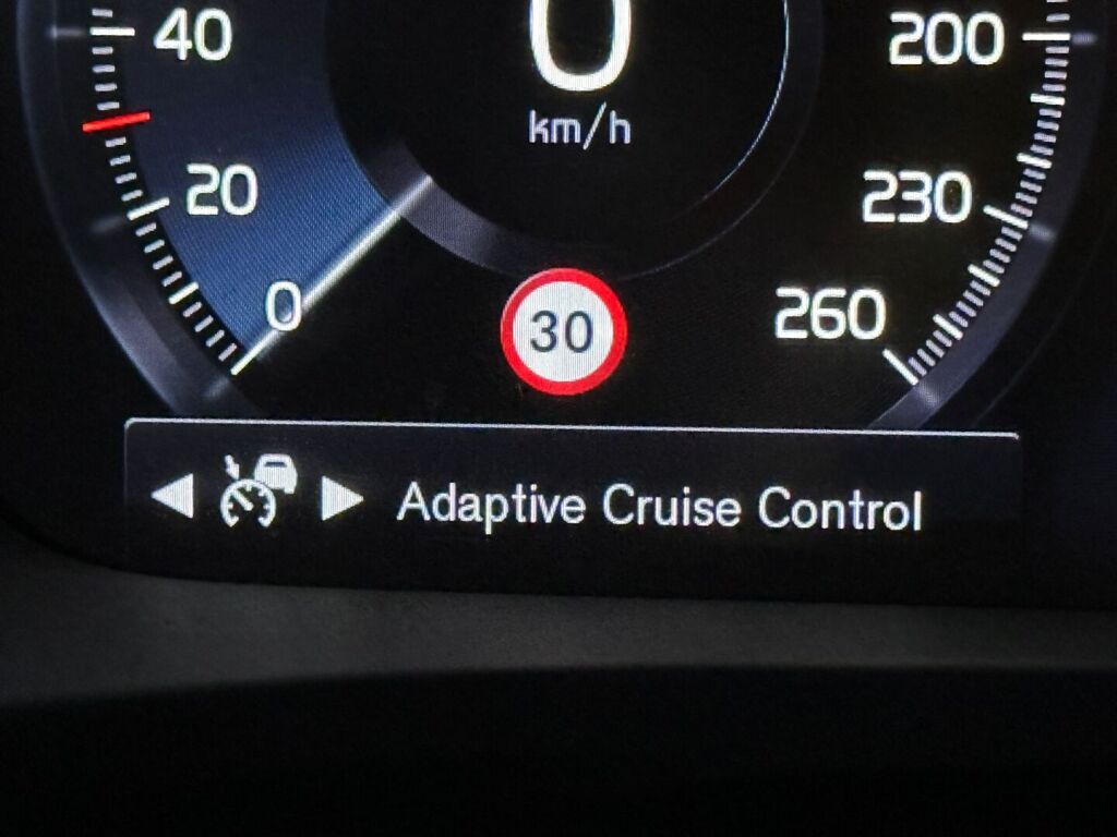 Volvo V60 2019 Harmaa