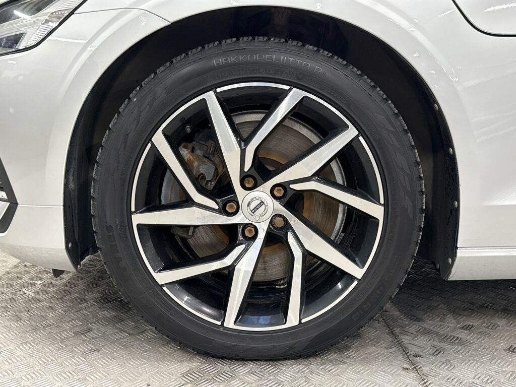 Volvo V60 2019 Harmaa