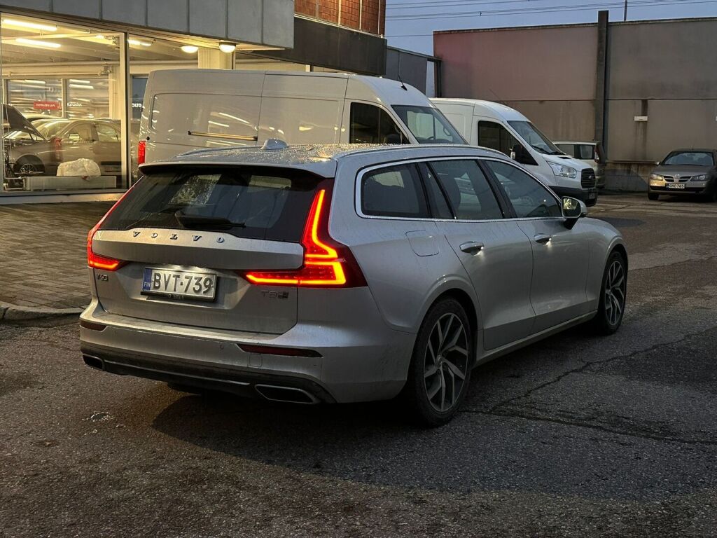 Volvo V60 2019 Harmaa