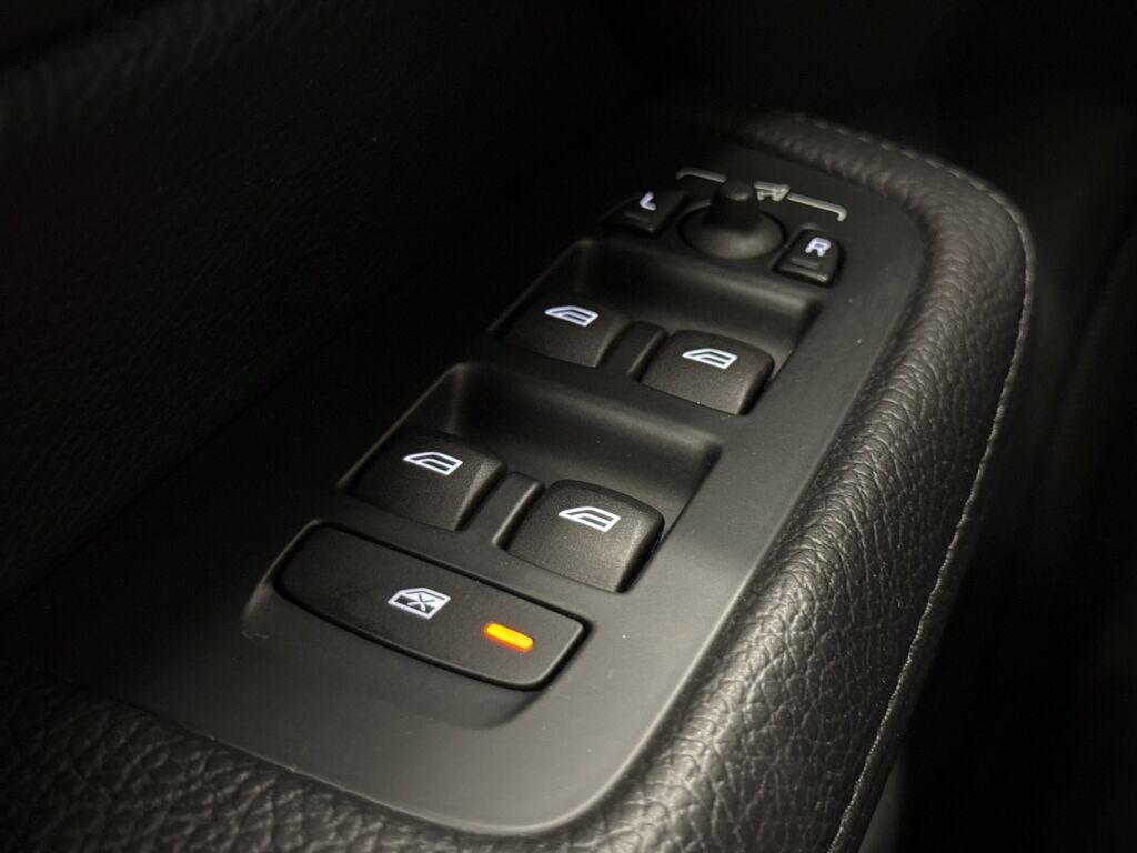 Volvo V60 2019 Harmaa