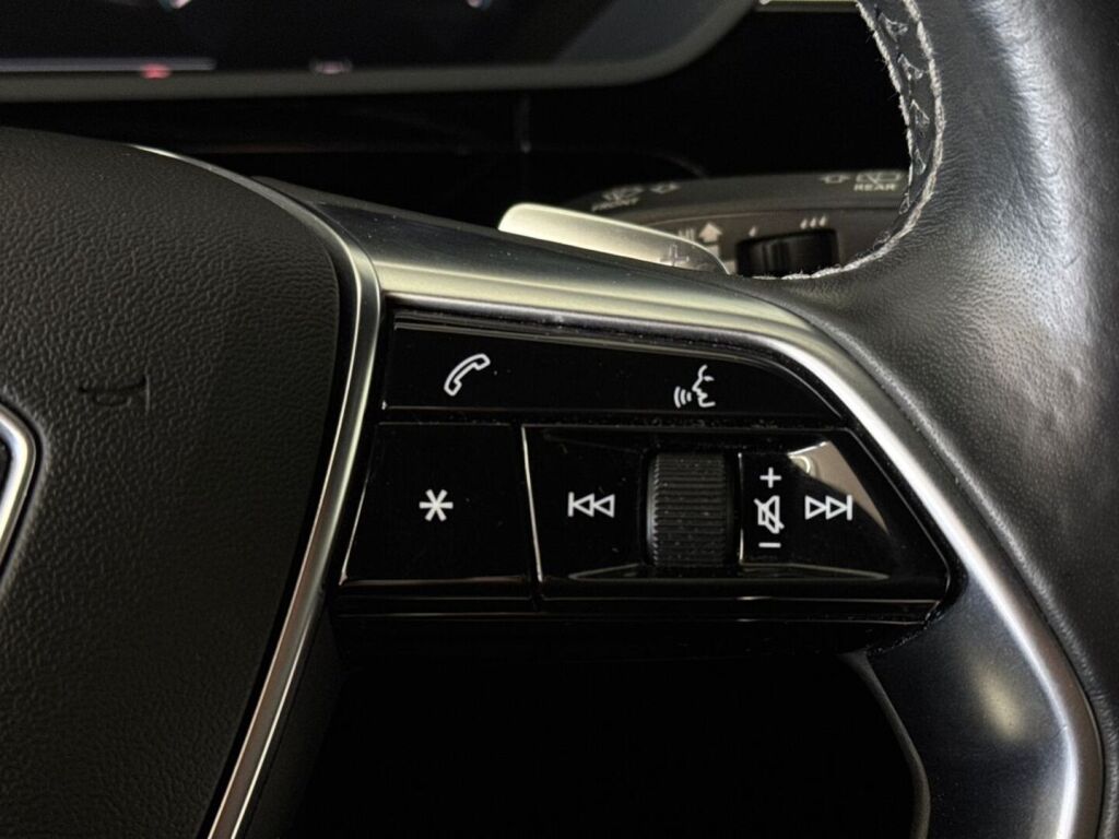 Audi e-tron 2019 Valkoinen