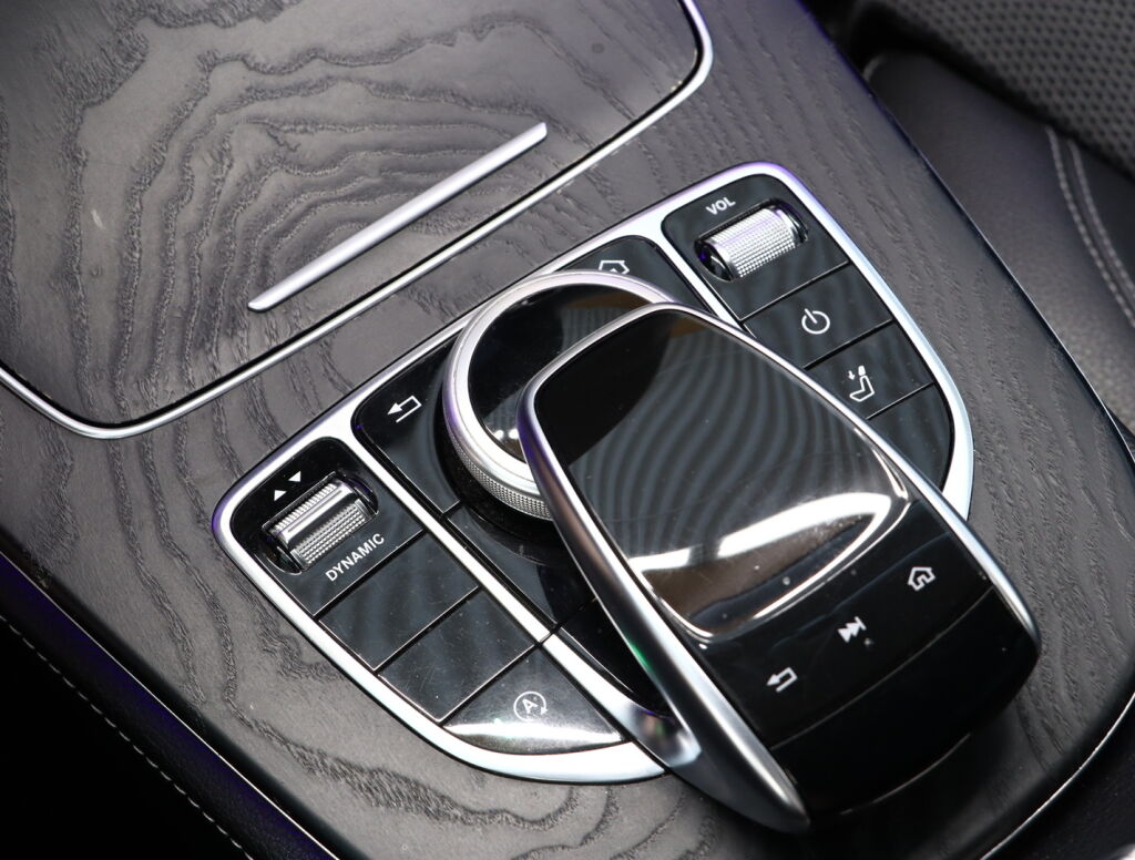 Mercedes-Benz E 2019 Valkoinen