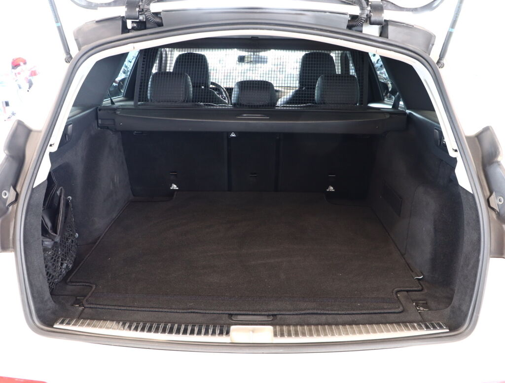 Mercedes-Benz E 2019 Valkoinen