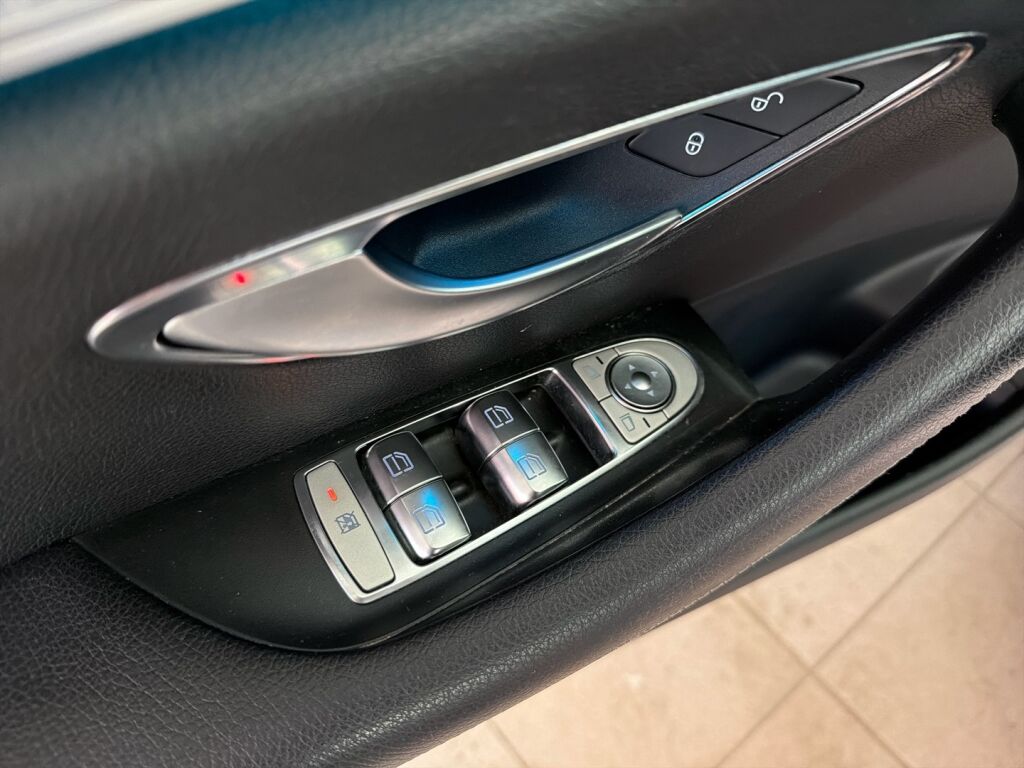 Mercedes-Benz E 2019 Valkoinen