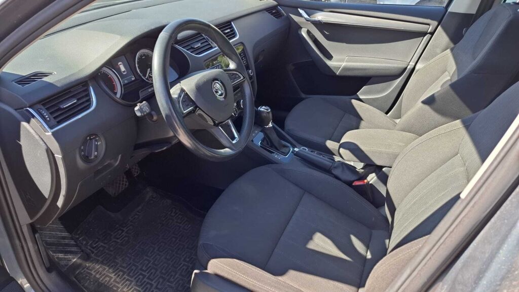 Skoda Octavia 2019 Harmaa