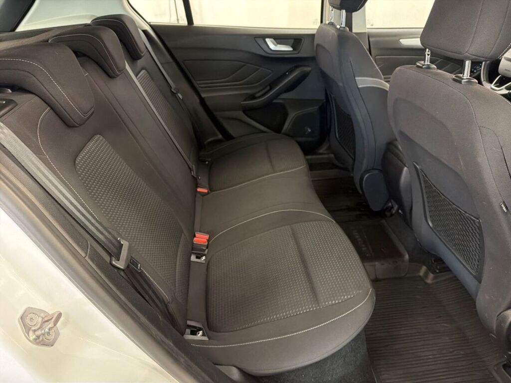 Ford Focus 2019 Valkoinen