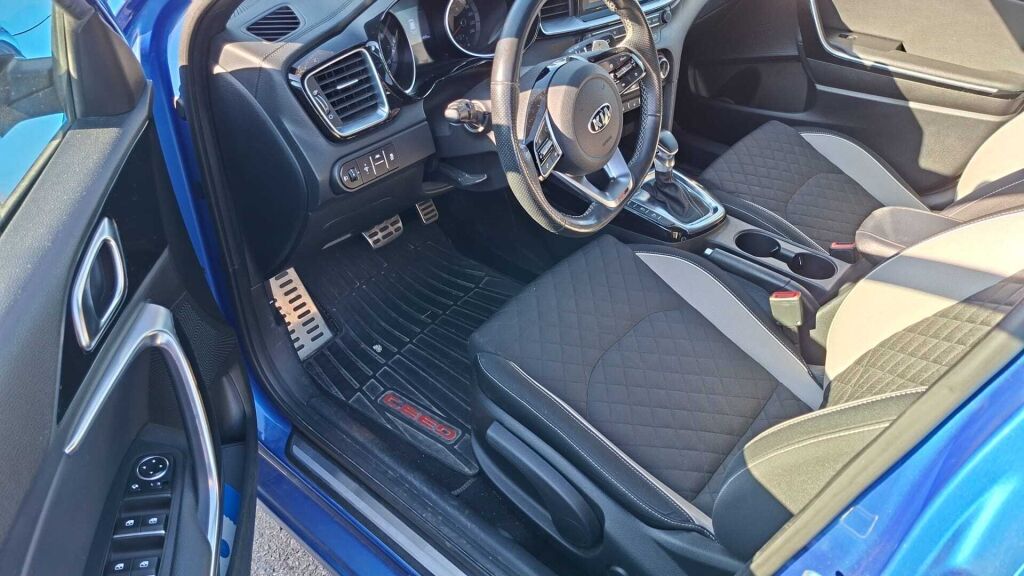 Kia Ceed 2019 Sininen
