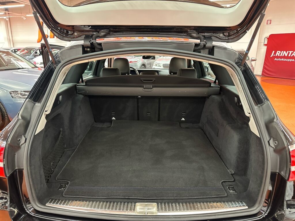 Mercedes-Benz E 2019 Musta