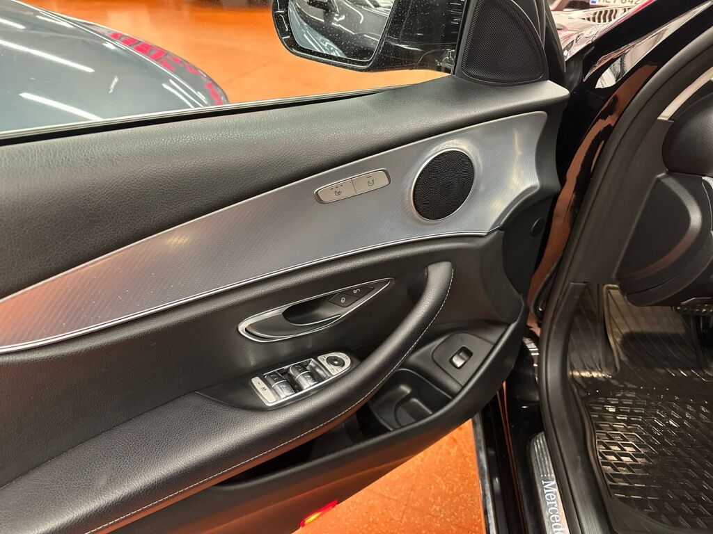 Mercedes-Benz E 2019 Musta