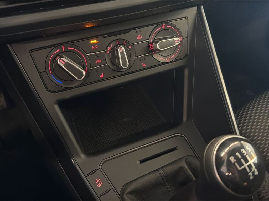 Volkswagen Polo 2019 Punainen