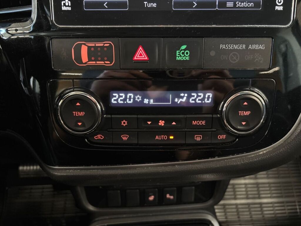 Mitsubishi Outlander PHEV 2018 Musta