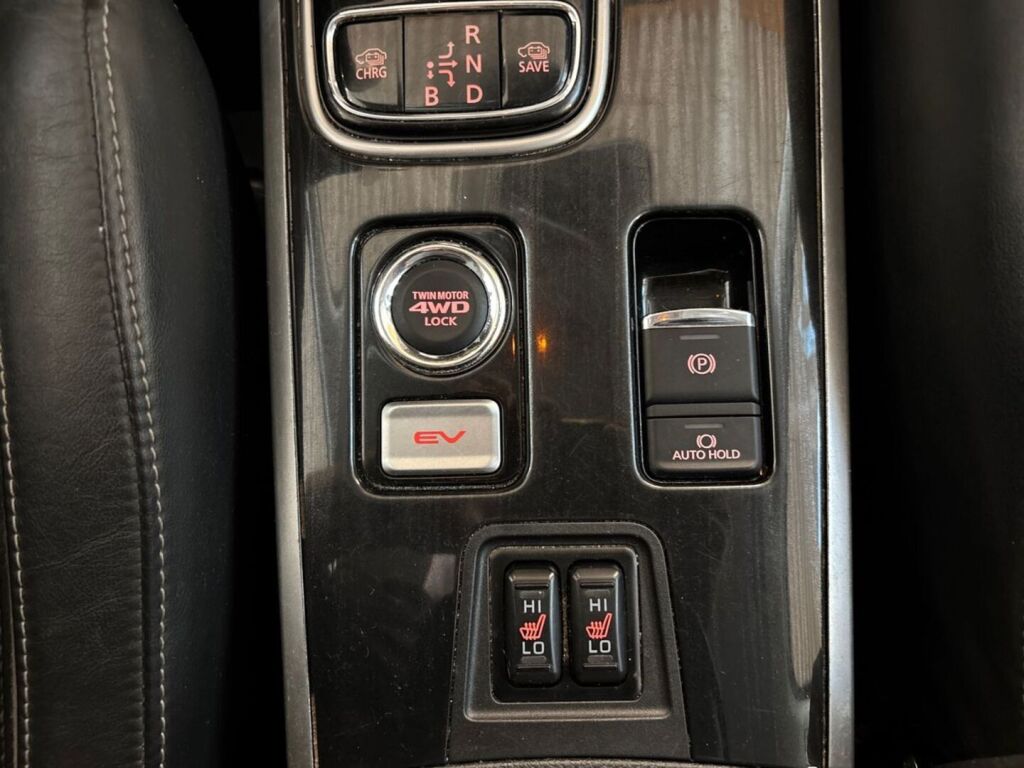 Mitsubishi Outlander PHEV 2018 Musta