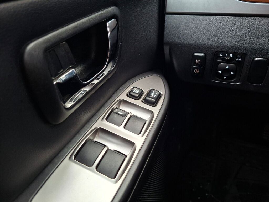Mitsubishi Pajero 2010 Vihreä