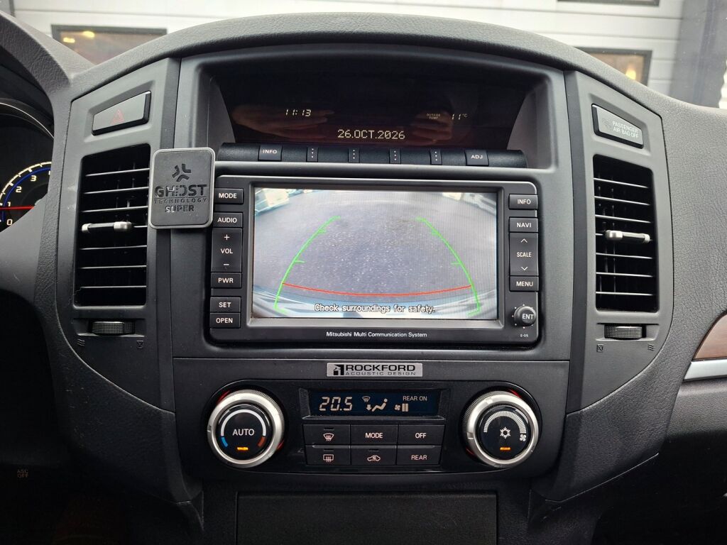 Mitsubishi Pajero 2010 Vihreä