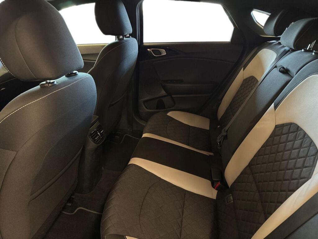 Kia ProCeed 2019 Musta