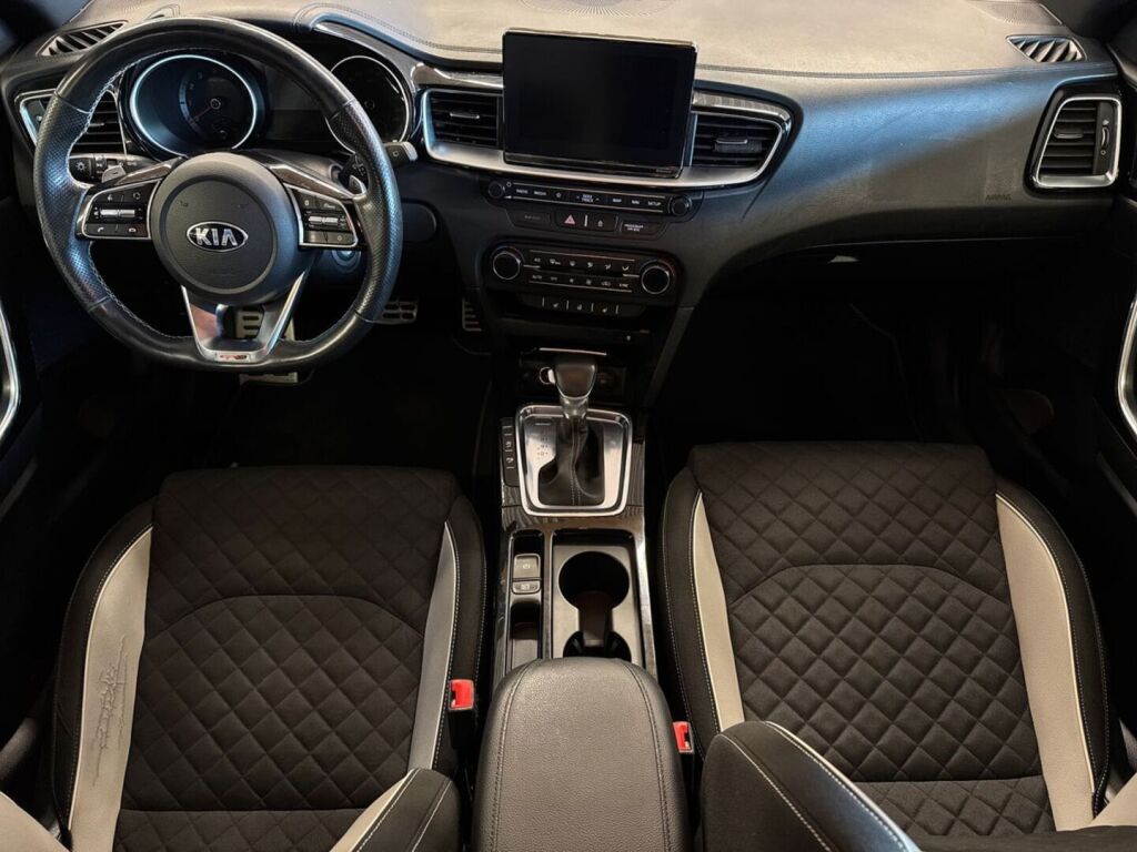 Kia ProCeed 2019 Musta