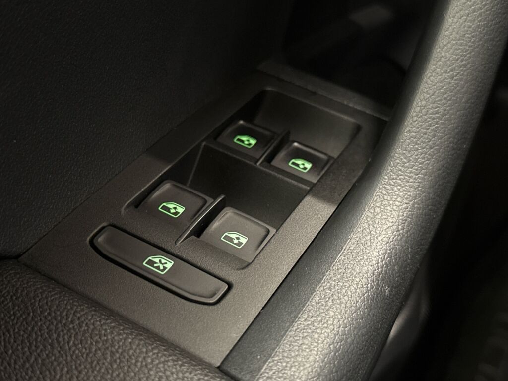 Skoda Octavia 2019 Ruskea (beige)