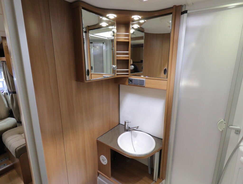 Kabe TM 740LB 2011 Valkoinen