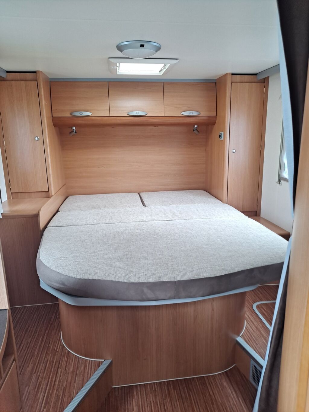 Adria Sport S 577 SP 2011 Valkoinen