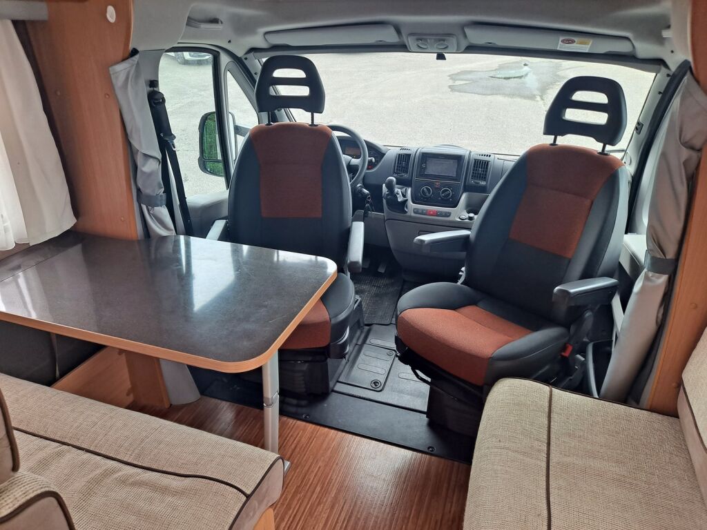 Adria Sport S 577 SP 2011 Valkoinen